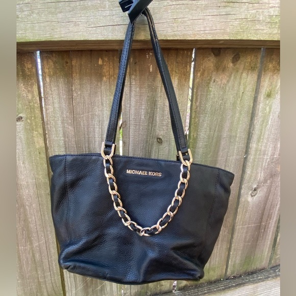 Michael Kors Harper Leather Shoulder Bag​​ - Picture 1 of 6